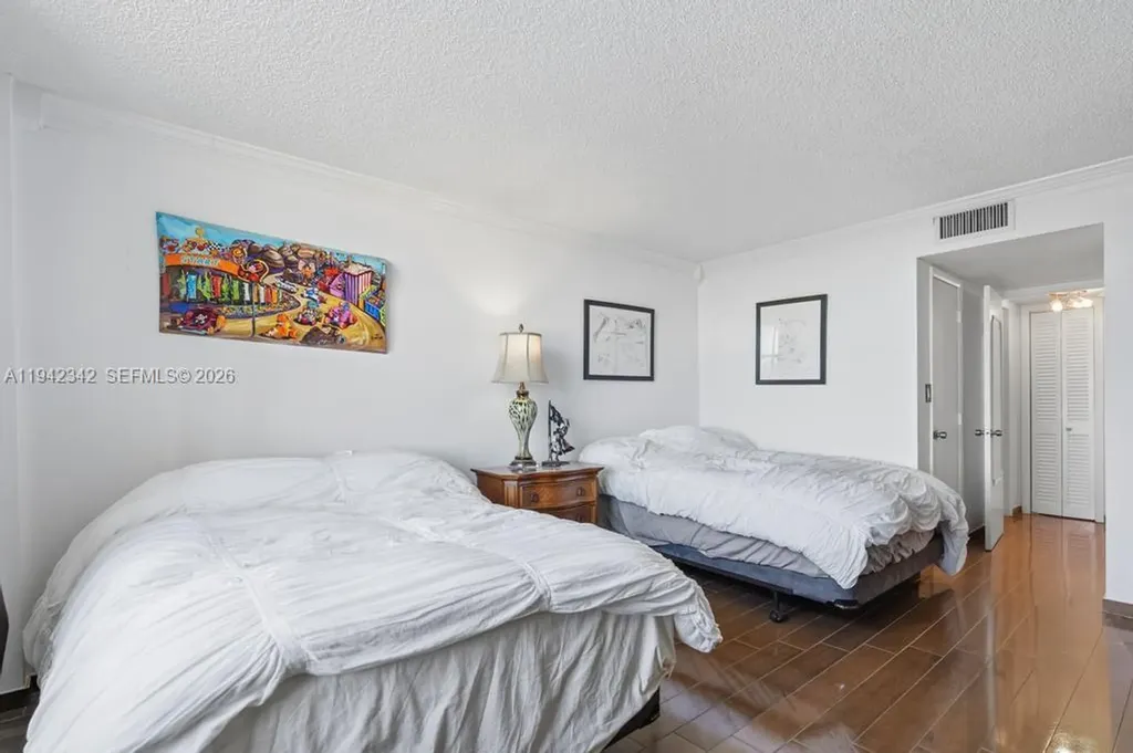 1 Las Olas Circle Fort Lauderdale FL 33316