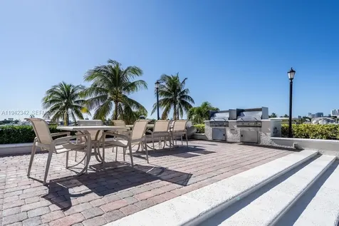 1 Las Olas Circle Fort Lauderdale FL 33316