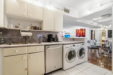 1 Las Olas Circle Fort Lauderdale FL 33316