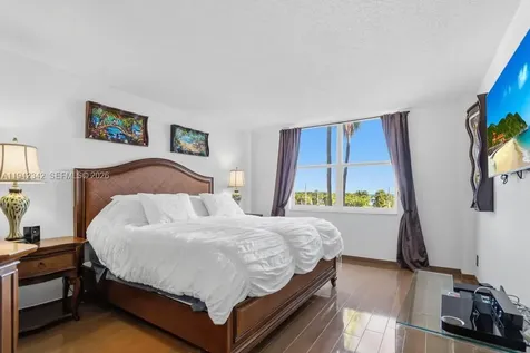 1 Las Olas Circle Fort Lauderdale FL 33316