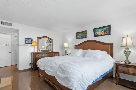 1 Las Olas Circle Fort Lauderdale FL 33316