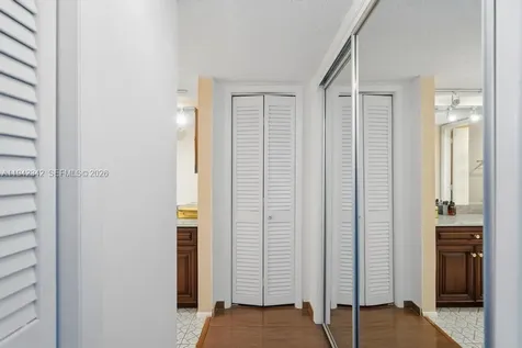 1 Las Olas Circle Fort Lauderdale FL 33316
