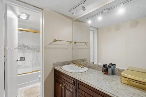 1 Las Olas Circle Fort Lauderdale FL 33316