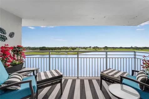 9250 W Bay Harbor Drive Bay Harbor Islands FL 33154