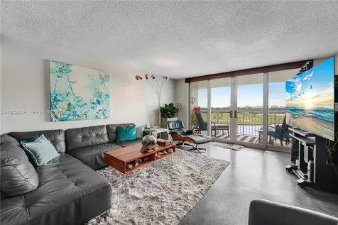 9250 W Bay Harbor Drive Bay Harbor Islands FL 33154