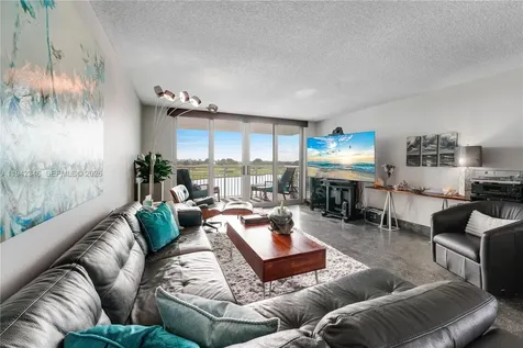 9250 W Bay Harbor Drive Bay Harbor Islands FL 33154