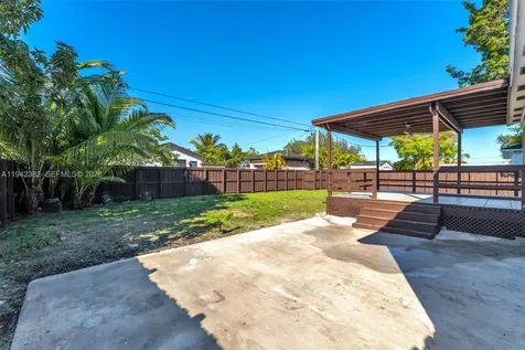 358 Pine Court Miami Springs FL 33166