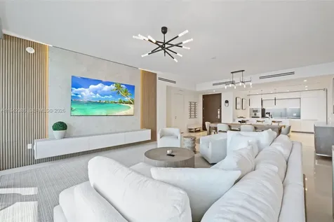 300 Biscayne Blvd Way Miami FL 33131