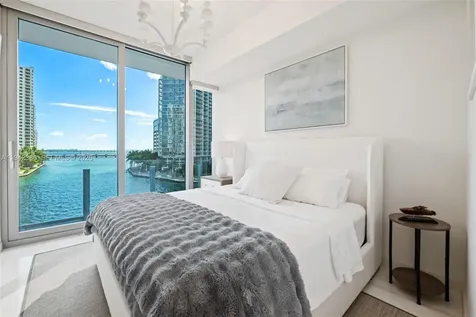 300 Biscayne Blvd Way Miami FL 33131