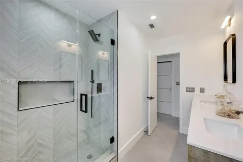 1925 NE 208th Terrace Miami FL 33179