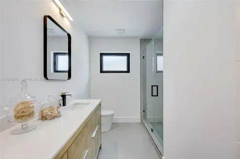 1925 NE 208th Terrace Miami FL 33179