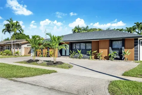 1925 NE 208th Terrace Miami FL 33179