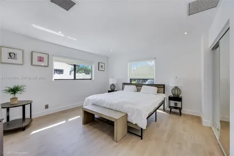 1925 NE 208th Terrace Miami FL 33179