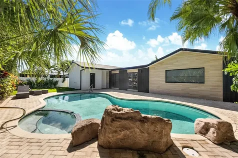 1925 NE 208th Terrace Miami FL 33179