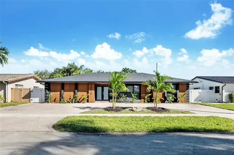 1925 NE 208th Terrace Miami FL 33179