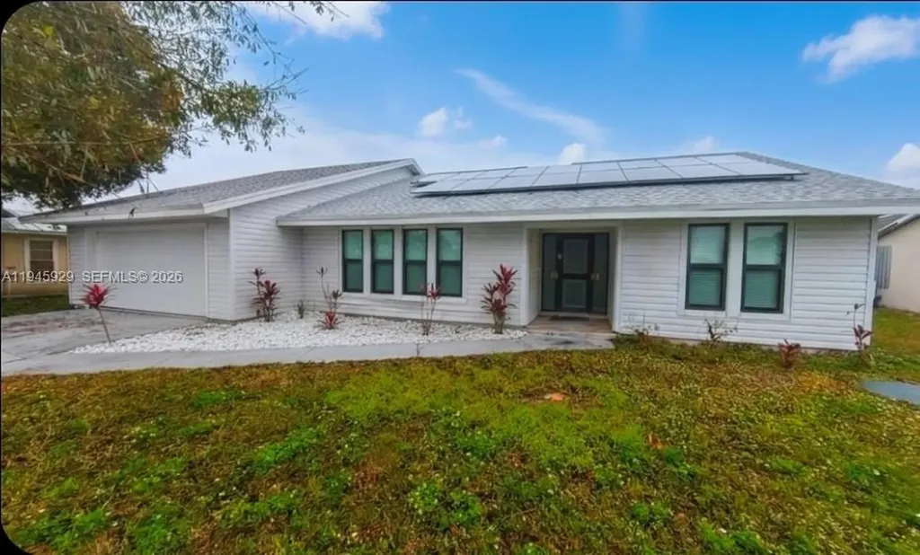 333 NE Greenbrier Avenue Port St. Lucie FL 34983