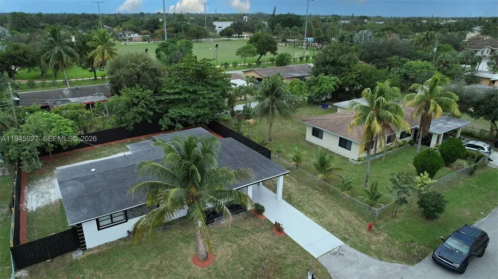2496 SW 8th Street Fort Lauderdale FL 33312