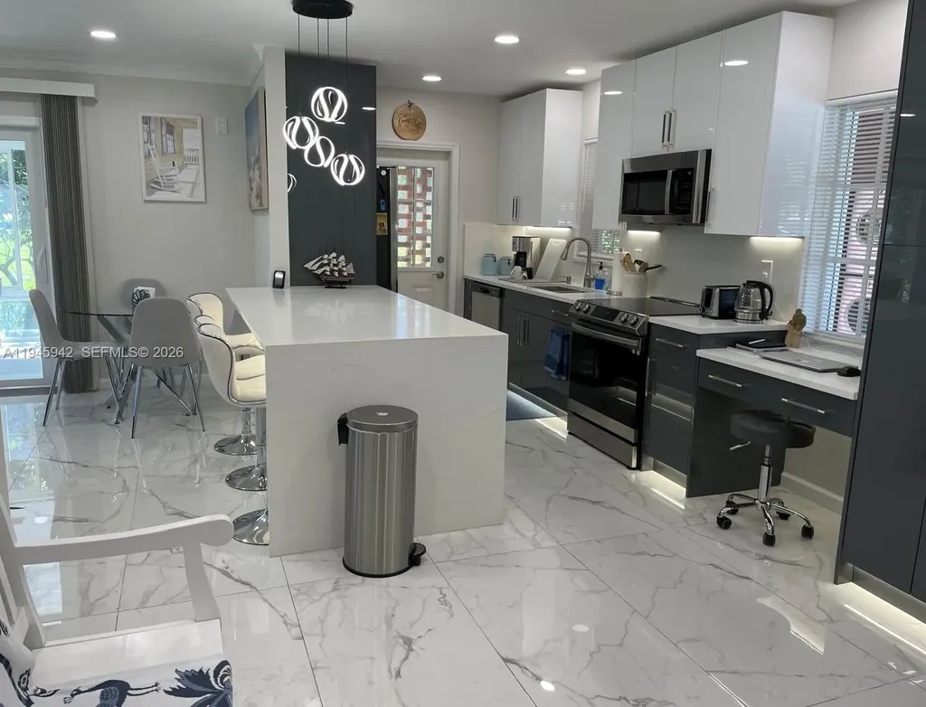 9065 Thunderbird Drive Coral Springs FL 33065