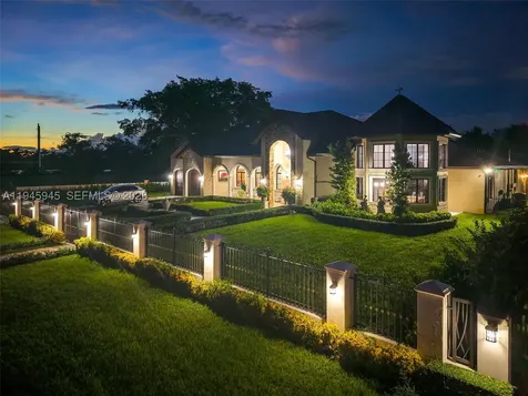 9815 SW 114th Street Miami FL 33176
