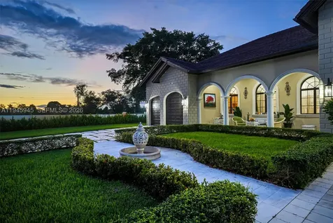9815 SW 114th Street Miami FL 33176
