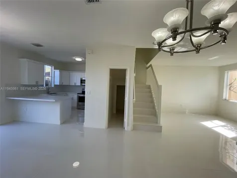 7317 NW 174th Terrace Hialeah FL 33015