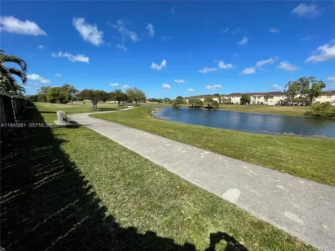 7317 NW 174th Terrace Hialeah FL 33015