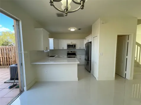 7317 NW 174th Terrace Hialeah FL 33015
