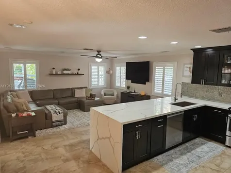 3070 Perriwinkle Circle Davie FL 33328
