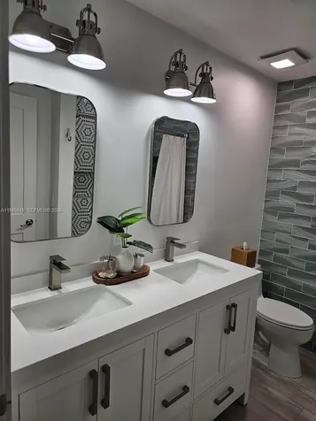 3070 Perriwinkle Circle Davie FL 33328