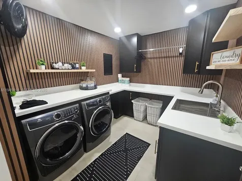 3070 Perriwinkle Circle Davie FL 33328