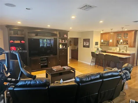 3070 Perriwinkle Circle Davie FL 33328