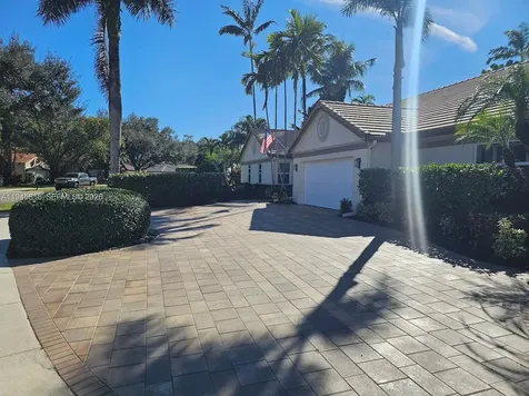 3070 Perriwinkle Circle Davie FL 33328