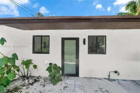 3040 NW 93rd Miami FL 33147