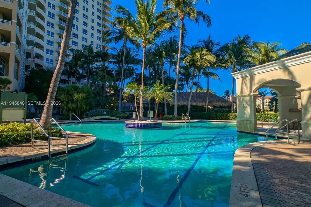 19501 W Country Club Drive Aventura FL 33180