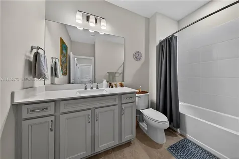 4409 W Appleton Circle W Oakland Park FL 33309