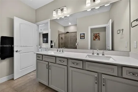 4409 W Appleton Circle W Oakland Park FL 33309