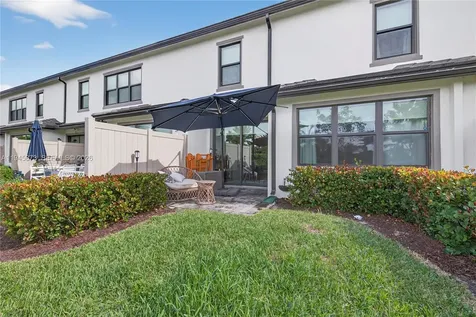 4409 W Appleton Circle W Oakland Park FL 33309