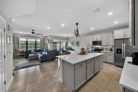 4409 W Appleton Circle W Oakland Park FL 33309