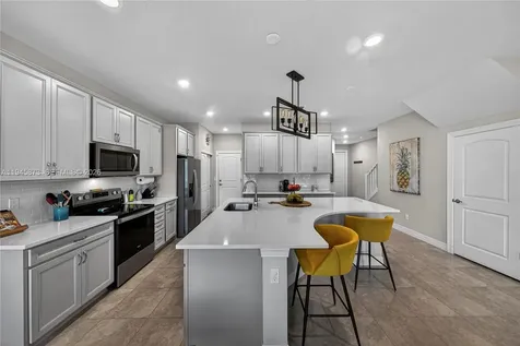 4409 W Appleton Circle W Oakland Park FL 33309