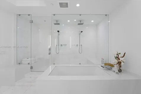 18555 Collins Avenue Sunny Isles Beach FL 33160