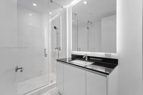 18555 Collins Avenue Sunny Isles Beach FL 33160