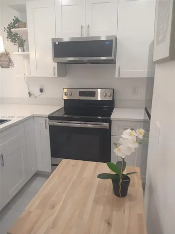 600 Layne Boulevard Hallandale Beach FL 33009