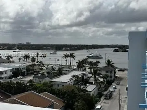 320 S Surf Road Hollywood FL 33019