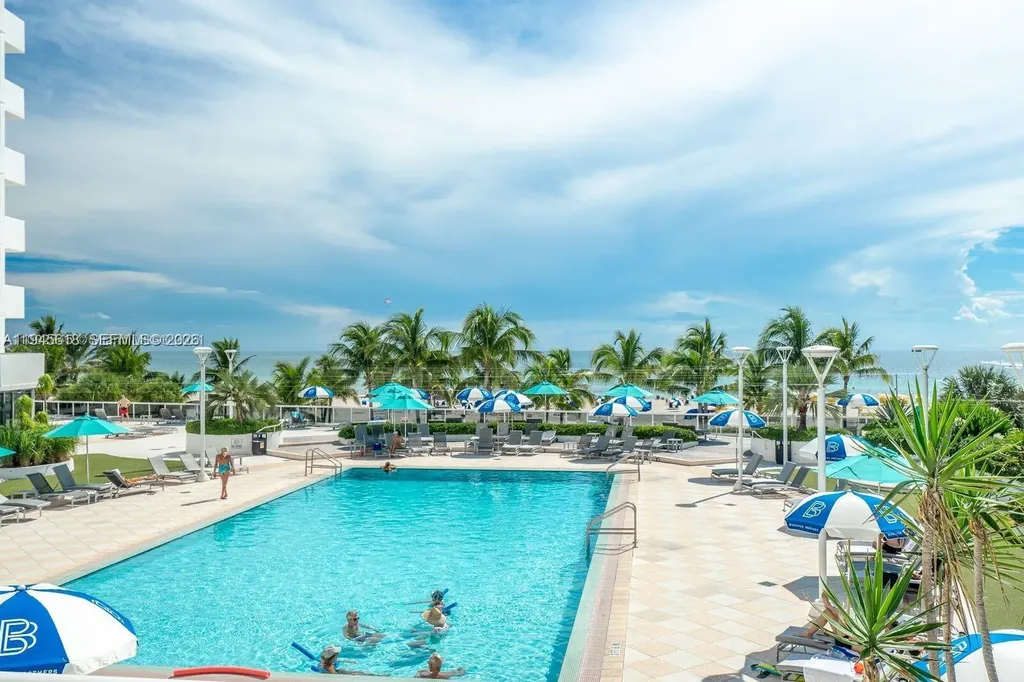 100 Lincoln Road Miami Beach FL 33139