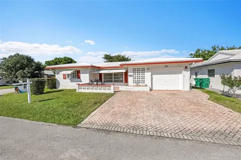 7109 NW 75th Street Tamarac FL 33321