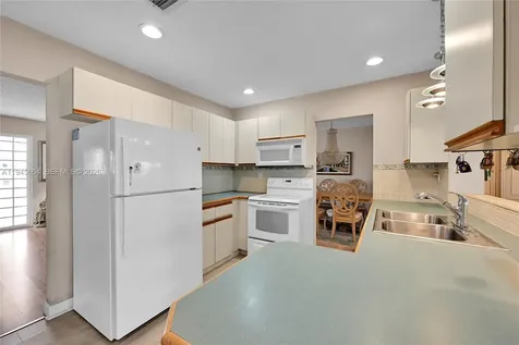 7109 NW 75th Street Tamarac FL 33321