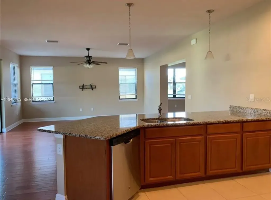 11016 Tahiti Isle Lane Other City - In The State Of Florida FL 33647