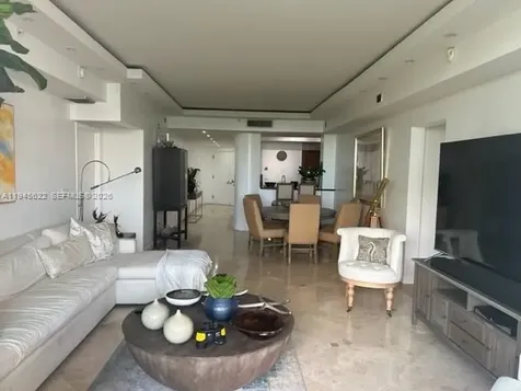 3330 NE 190 Street Aventura FL 33180