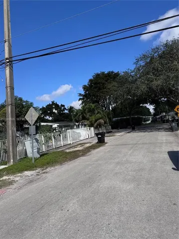 12625 NW 1st Court North Miami FL 33168