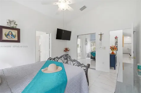 20494 SW 5th Street Pembroke Pines FL 33029